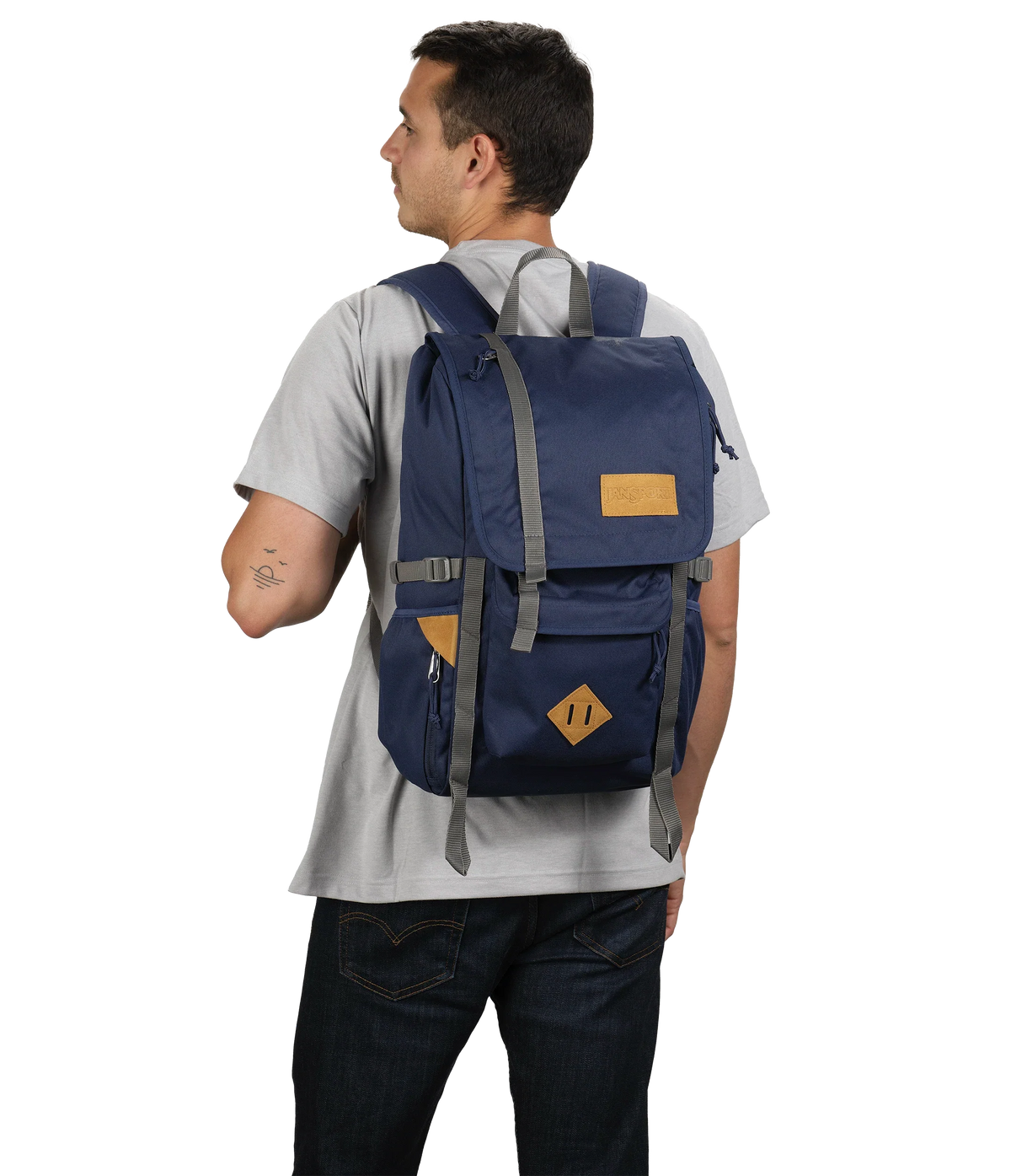 hatchet-backpack-a7 JS0A47J4003-MODEL.webp