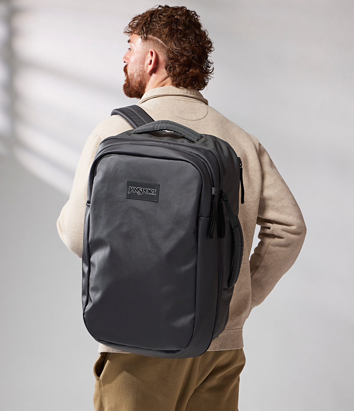 good-latitude-travel-pack-40l-f5 JS0A86EUDMX-MODEL.png