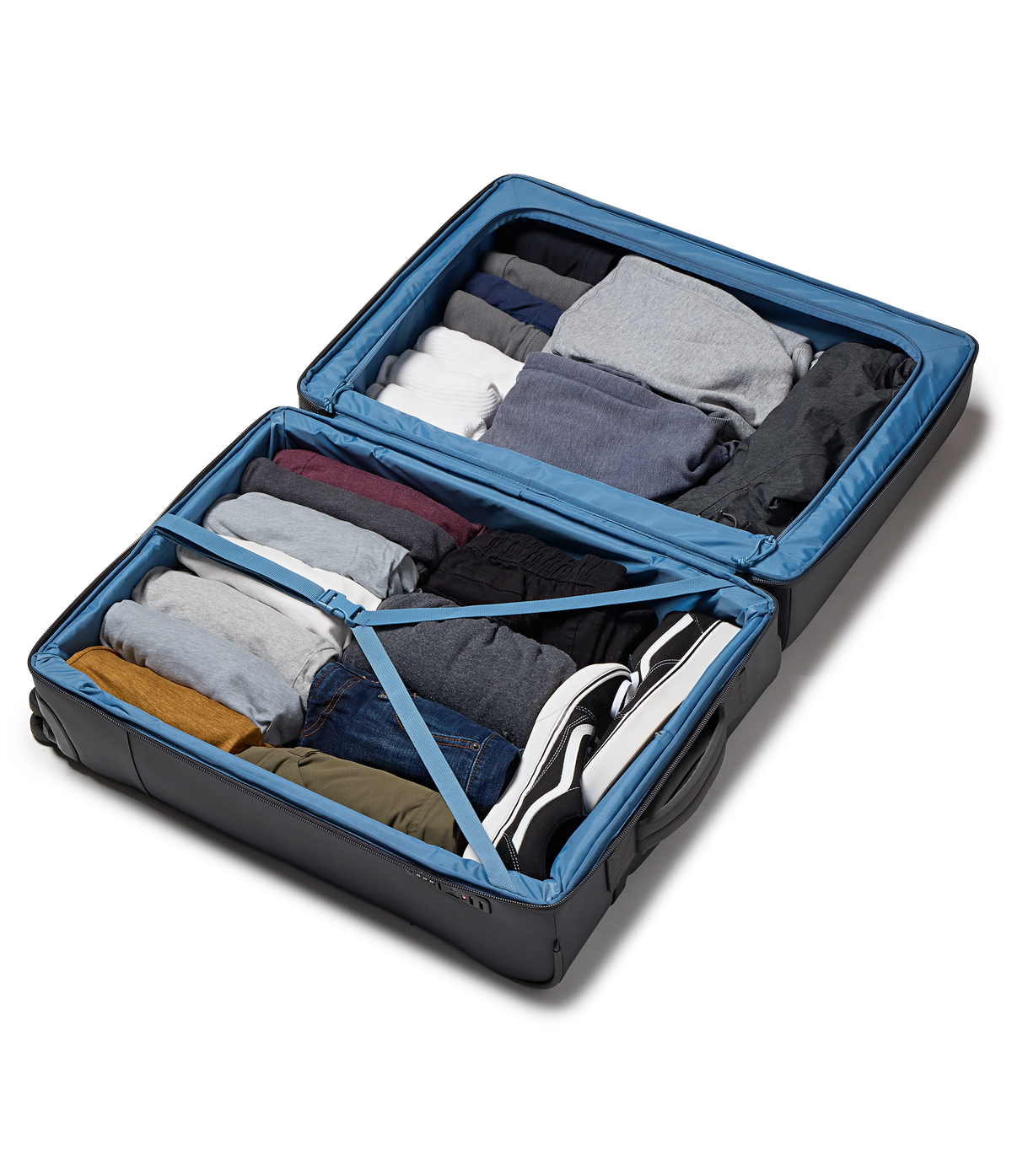 26-checked-luggage-toiletry-bag-elemental-blue-set-x7 JS0A8E8CDMX-DET3.png