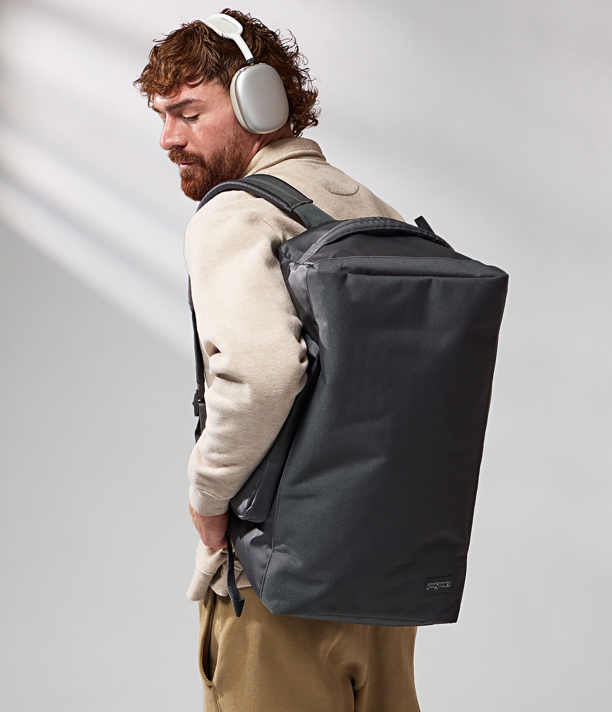 good-latitude-convertible-duffel-x6 JS0A8E8EDMX-MODEL.png